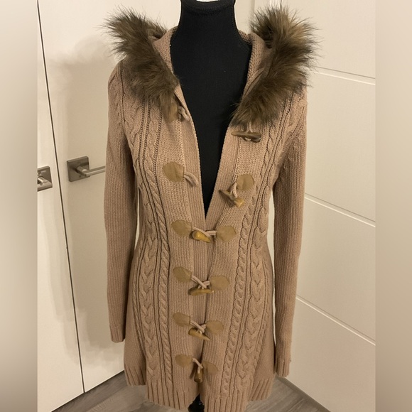 Esprit Classic Brown Fall Long Sweater with faux fur hood . - Picture 6 of 11